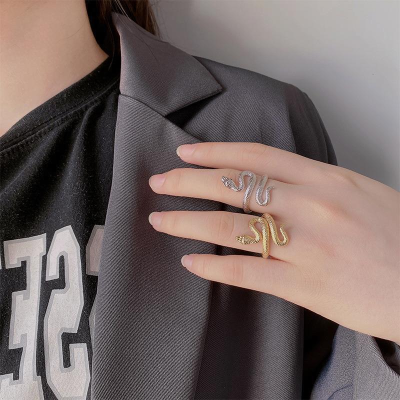 Serpentis Ring – Schlangenring in Gold & Silber