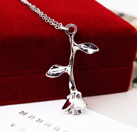 Amoura Roséa – Halskette mit Rosen-Anhänger